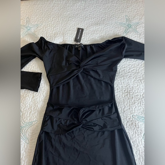 PrettyLittleThing Black Maxi Dress - Picture 2 of 3